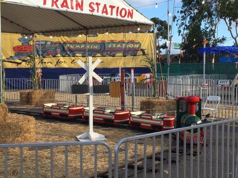 The Pumpkin Station Del Mar Train Ride In Southern California Is Scenic And Fun For The Whole Family