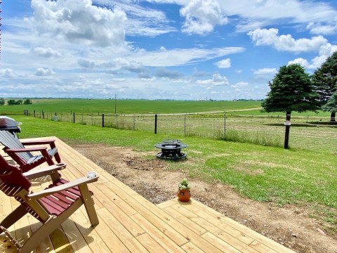 This Ranch VRBO In Iowa Is One Of The Coolest Places To Spend The Night