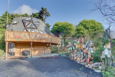 There's A Dome Airbnb In Oregon Where You Can Truly Sleep Beneath The Stars