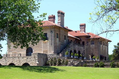 There Are 3 Must-See Historic Landmarks In The Charming Town Of Ponca City, Oklahoma