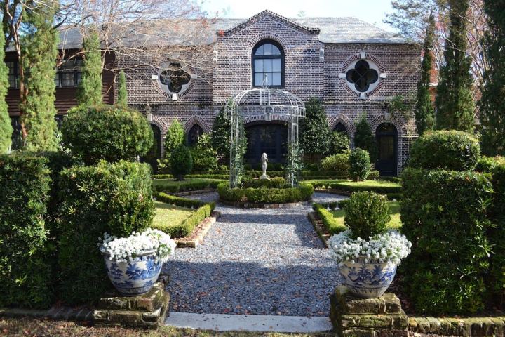 Gothic Carriage House VRBO in South Carolina