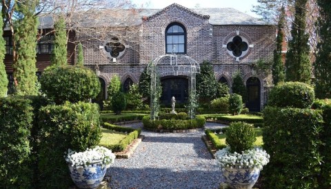 This Gothic Carriage House VRBO In South Carolina Is One Of The Coolest Places To Spend The Night