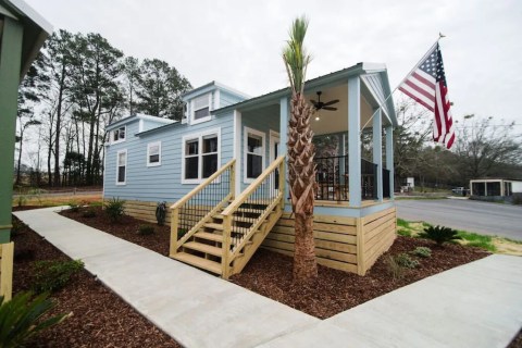 This Tiny Home Vrbo In Alabama Is One Of The Coolest Places To Spend The Night