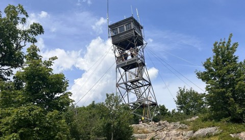 These 4 New Hampshire Hiking Trails Lead To Some Incredible Pieces Of History