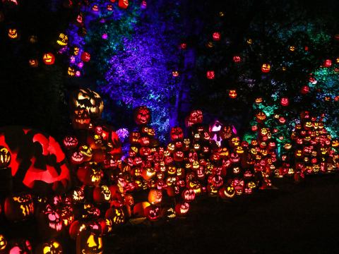 This Is The Absolute Best Town In Rhode Island To Visit During The Halloween Season