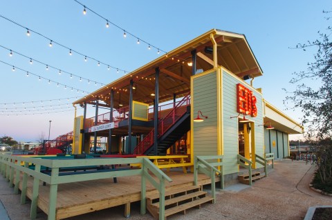 Sink Your Teeth Into A Massive Burger, Then Wash It Down With A Milkshake At Ed’s Burger Joint In Mississippi