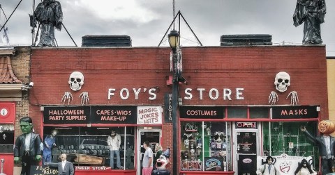 This Is The Absolute Best Town In Ohio To Visit During The Halloween Season