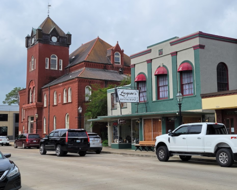 Feast On Handmade Meat Pies At Lasyone’s In Louisiana