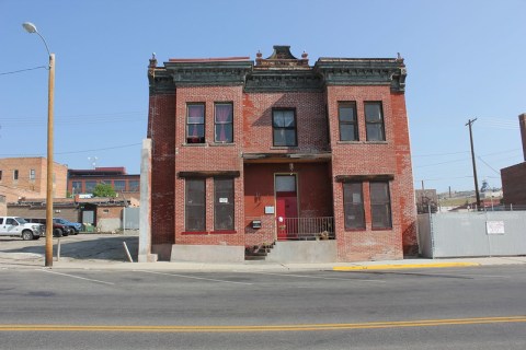 The Abandoned Dumas Brothel In Montana Is One Of The Eeriest Places In America