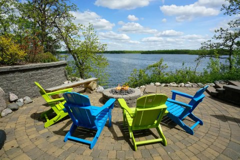 Forget The Resorts, Rent This Charming Waterfront Cabin In North Dakota Instead