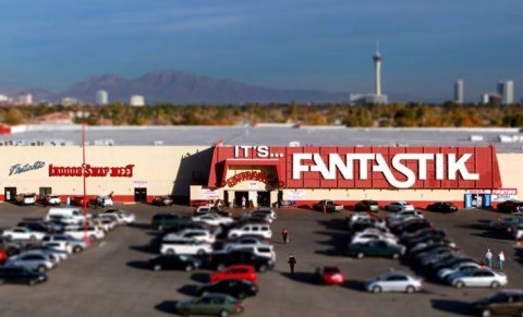 More Than A Flea Market, Fantastic Indoor Swap Meet In Nevada Also Has Food, Animals, And More