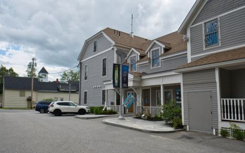 It's Bizarre To Think That Maine Is Home To The World's Largest Collection Of Lunar Meteorites, But It's True