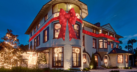 This Themed Walk-Through Christmas Lights Display In Florida Will Make Your Holiday Season Magical