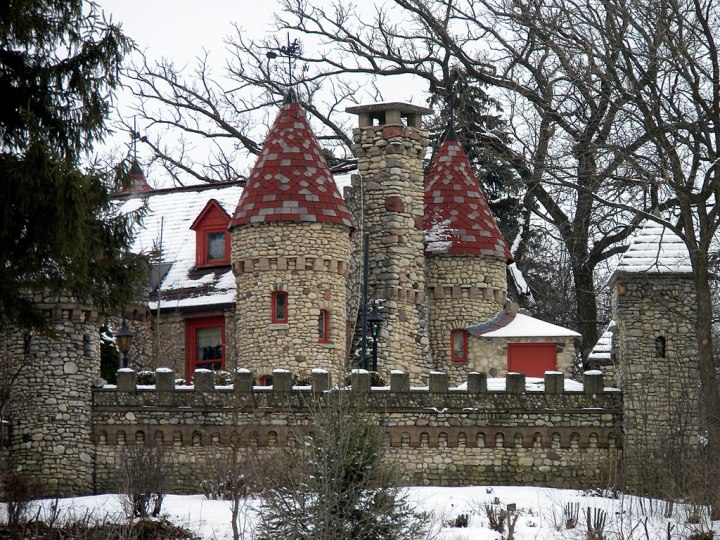 Bettendorf Castle looks like Hogwarts in Illinois