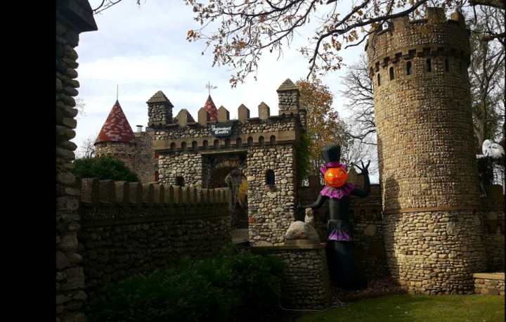 Bettendorf Castle looks like Hogwarts in Illinois