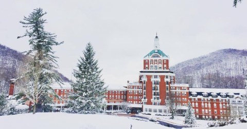 The Historic Omni Homestead Resort In Virginia Gets All Decked Out For Christmas Each Year