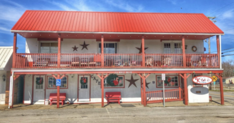 This Small-Town Diner Has The Best All-You-Can-Eat Fried Catfish In Kentucky