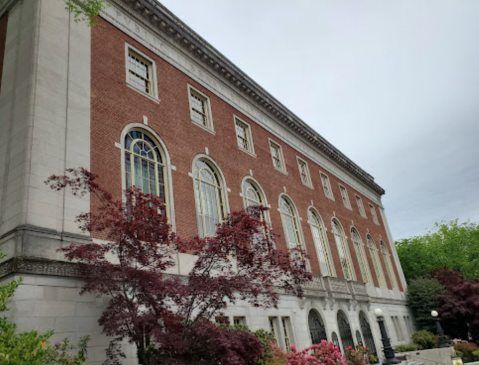 The Beautiful Oregon Library That Looks Like Something From A Book Lover's Dream