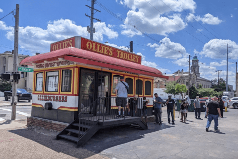 Ollie's Trolley Has Been Serving The Best Burgers In Kentucky Since The 1970s