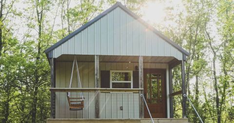 Wake Up On Top Of A Mountain At This Garden Of The Gods Airbnb In Illinois