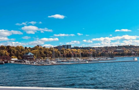 This Vermont Boat Ride Leads To the Most Stunning Fall Foliage You've Ever Seen