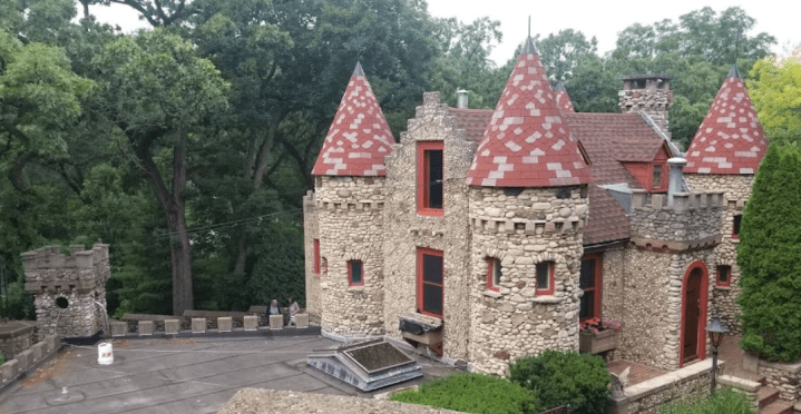 Bettendorf Castle looks like Hogwarts in Illinois