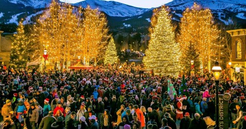 Breckenridge, The One Christmas Town In Colorado That's Simply A Must-Visit This Season