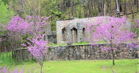 It Doesn't Get Much Creepier Than This Abandoned Underground Nightclub Hidden in Arkansas