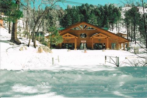 This Mountaintop Country Store In Arizona Sells The Most Amazing Homemade Fudge You'll Ever Try