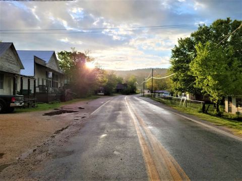 The Tiny, Rural Town In Arkansas That's The Perfect Day Trip Destination