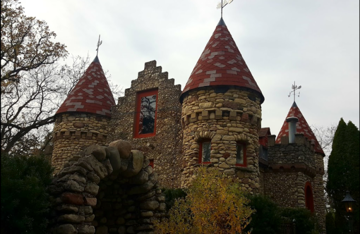 Bettendorf Castle looks like Hogwarts in Illinois