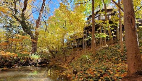 Experience The Fall Colors Like Never Before With A Stay At The Treehouse Getaway In Wisconsin