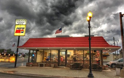 Opened In 1948, Gordon’s Stoplight Drive-In Is A Longtime Icon In Crystal City, Missouri