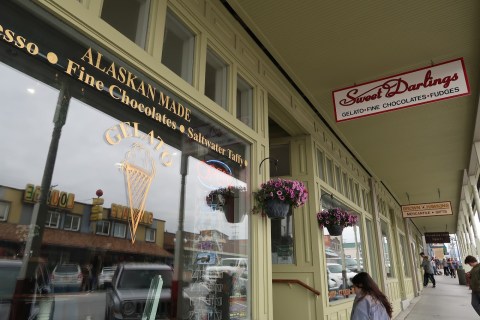 This Oceanside Country Store In Alaska Sells The Most Amazing Homemade Fudge You'll Ever Try