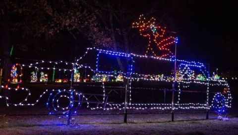 The Jolly Holiday Lights Is One Of Iowa's Biggest, Brightest, And Most Dazzling Drive-Thru Light Displays