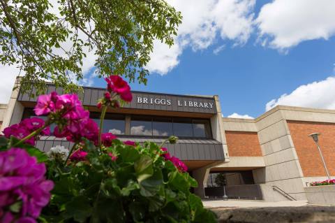 The Beautiful South Dakota Library That Looks Like Something From A Book Lover's Dream