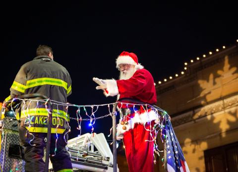 Walk Through A Winter Wonderland Of Lights This Holiday Season At Light Up Lakewood Near Cleveland