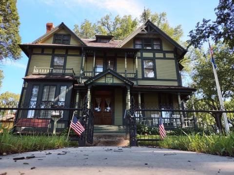 The Breathtaking Mansion In North Dakota You Must Visit This Year