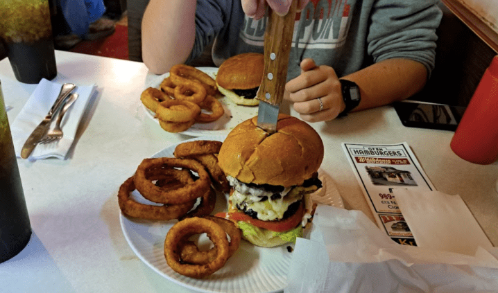 whitehouse burgers clare, mi