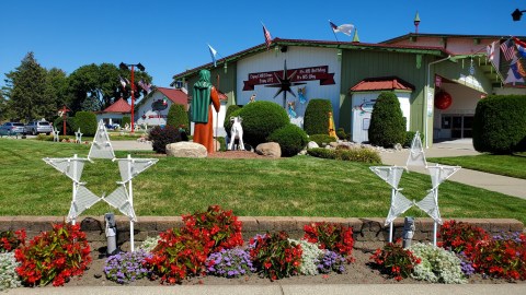 Spanning 27 Acres, The World’s Largest Christmas Store Is Hiding In Michigan