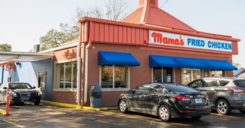 The Best Fried Chicken In Louisiana Is Served At This Iconic Hole-In-The-Wall Restaurant