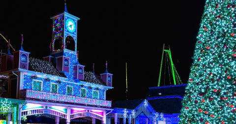 Take An Enchanting Winter Walk Through Holiday Lights At Lake Compounce In Connecticut