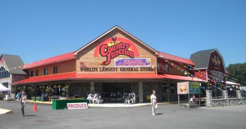 Spanning 50,000 Square Feet, The World’s Largest General Store Is Hiding In This Small Pennsylvania Town