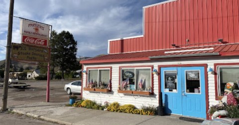 Order A Mouthwatering Burger At This Roadside Stop In Montana