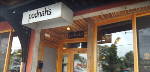 Roll Up Your Sleeves And Feast On Succulent Ribs At Podnah's Pit In Oregon