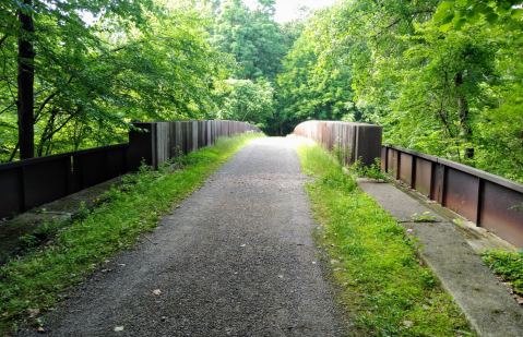 The New York State Park Where You Can Hike Across 13 Old Carriage Bridges Is A Grand Adventure