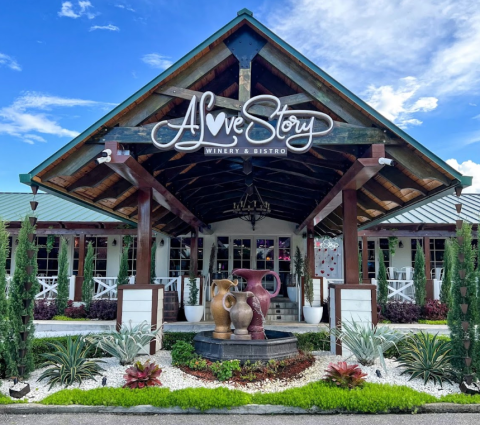 This Love-Themed Winery & Bistro In Florida Is As Romantic As It Gets