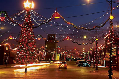 This Kansas Christmas Town Is Straight Out Of A Norman Rockwell Painting