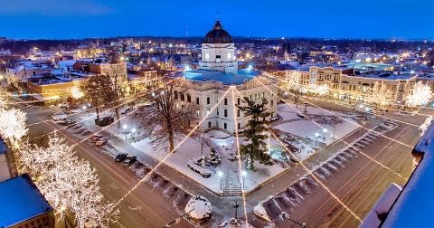 The Most Enchanting Christmastime Main Street In The Country Is Bloomington In Indiana