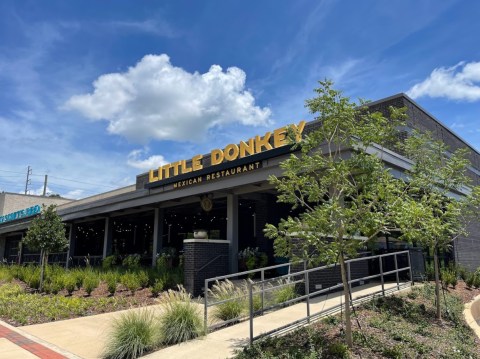 The One Unique Restaurant In Alabama Where You Can Eat Both Fried Chicken And Mexican Food